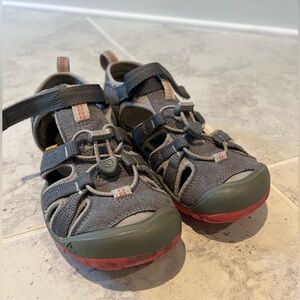 Keen children’s size 2